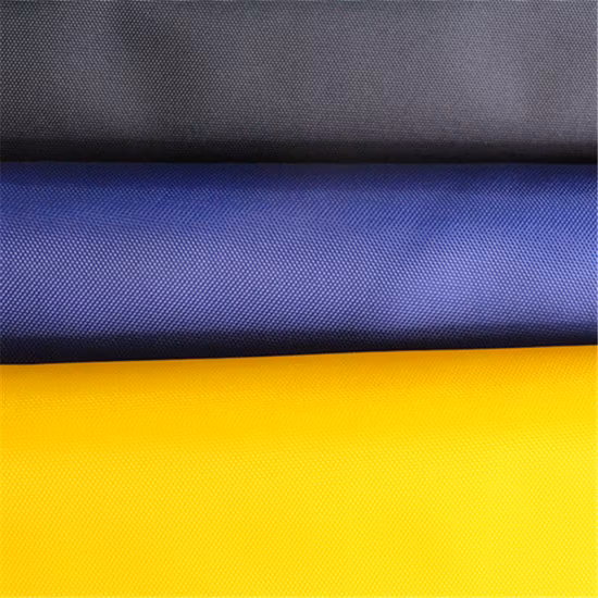 在庫の安価で上質な PU コーティング 100% 先染めポリエステル生地、屋外テーブルクロスとビーチテント生地用